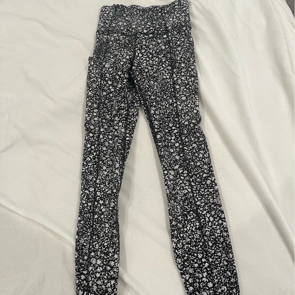 Size 2 lulu leggings